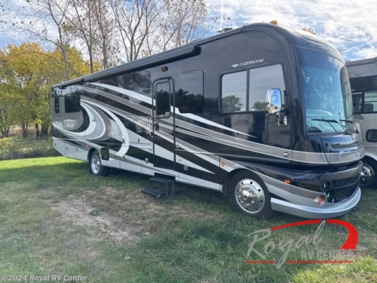 Used 2016 Fleetwood Southwind 36L available in Middlebury, Indiana