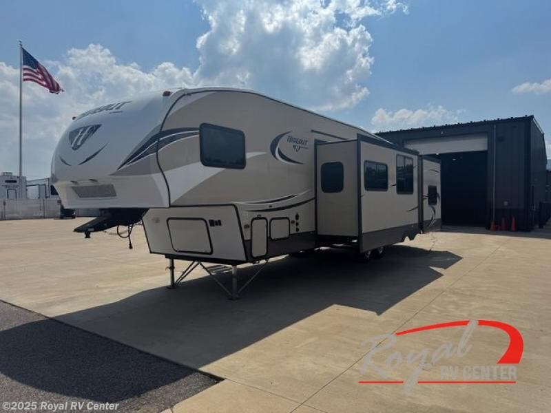 Used 2017 Keystone Hideout 308BHDS available in Middlebury, Indiana