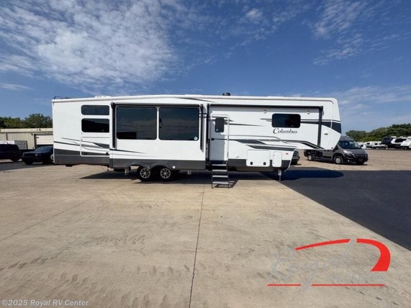 2024 Columbus 375BH by Palomino from Royal RV Center in Middlebury, Indiana