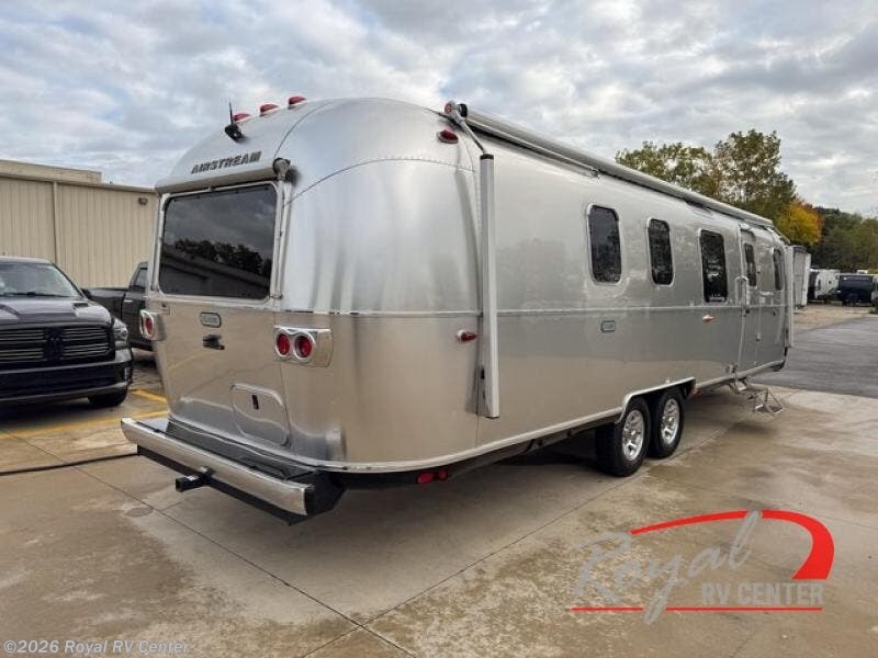 Used 2024 Airstream Classic 33FB available in Middlebury, Indiana