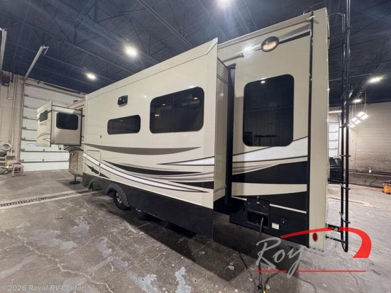 Used 2022 Jayco Pinnacle 32RLTS available in Middlebury, Indiana