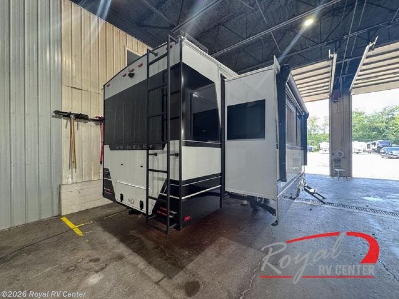 2027 Model Z 2900 by Brinkley RV from Royal RV Center in Middlebury, Indiana