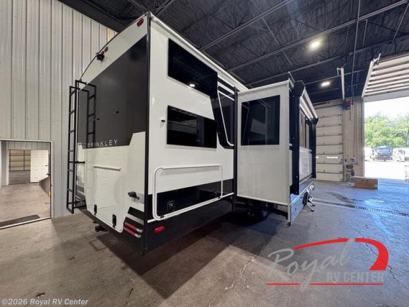 2025 Model Z AIR 295 by Brinkley RV from Royal RV Center in Middlebury, Indiana