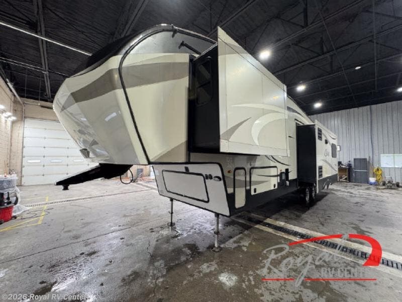 Used 2018 Keystone Cougar Half-Ton Series 327RLK available in Middlebury, Indiana