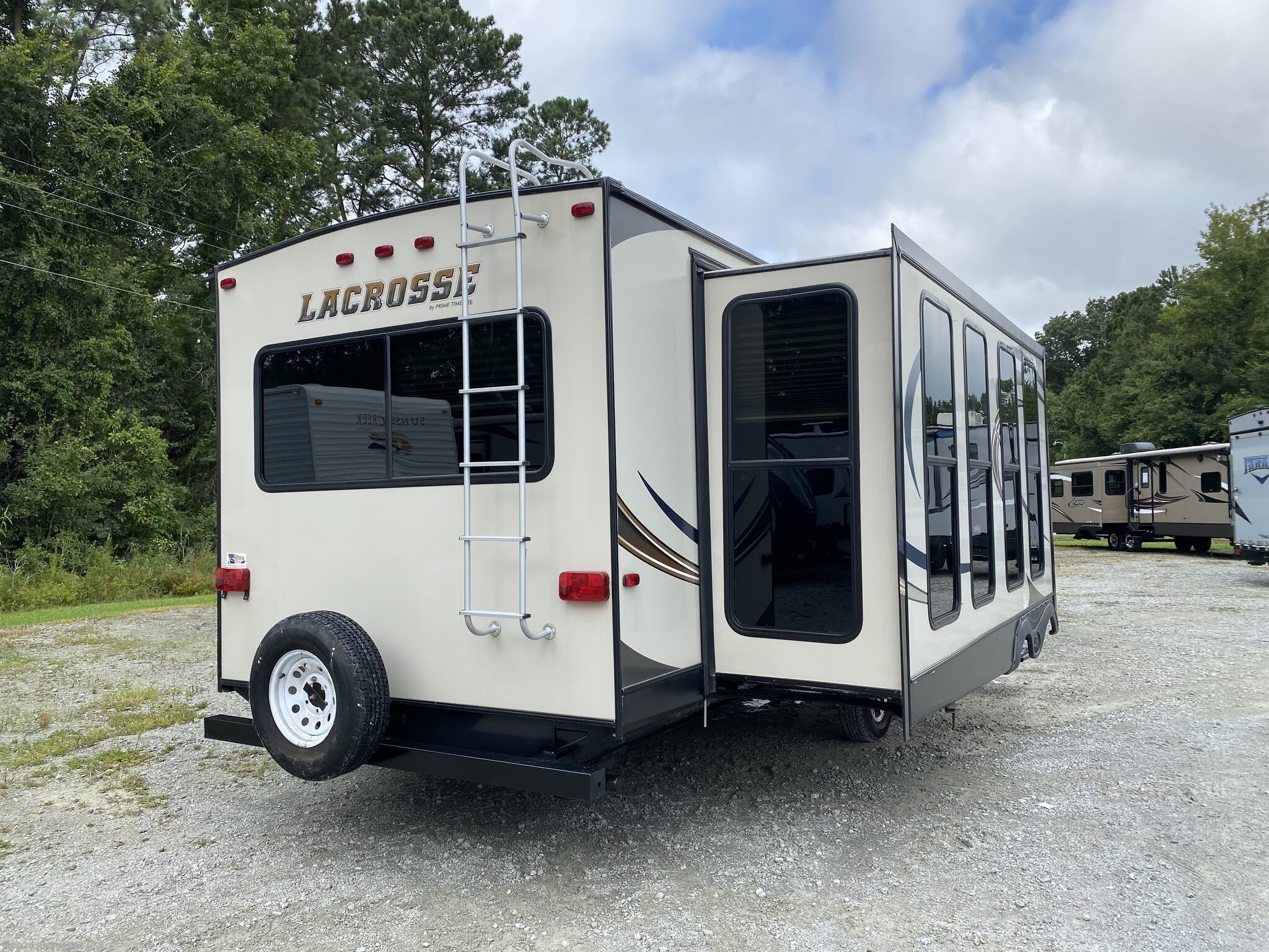 2015 Prime Time LaCrosse Luxury Lite 328 RES RV for Sale in Longs, SC