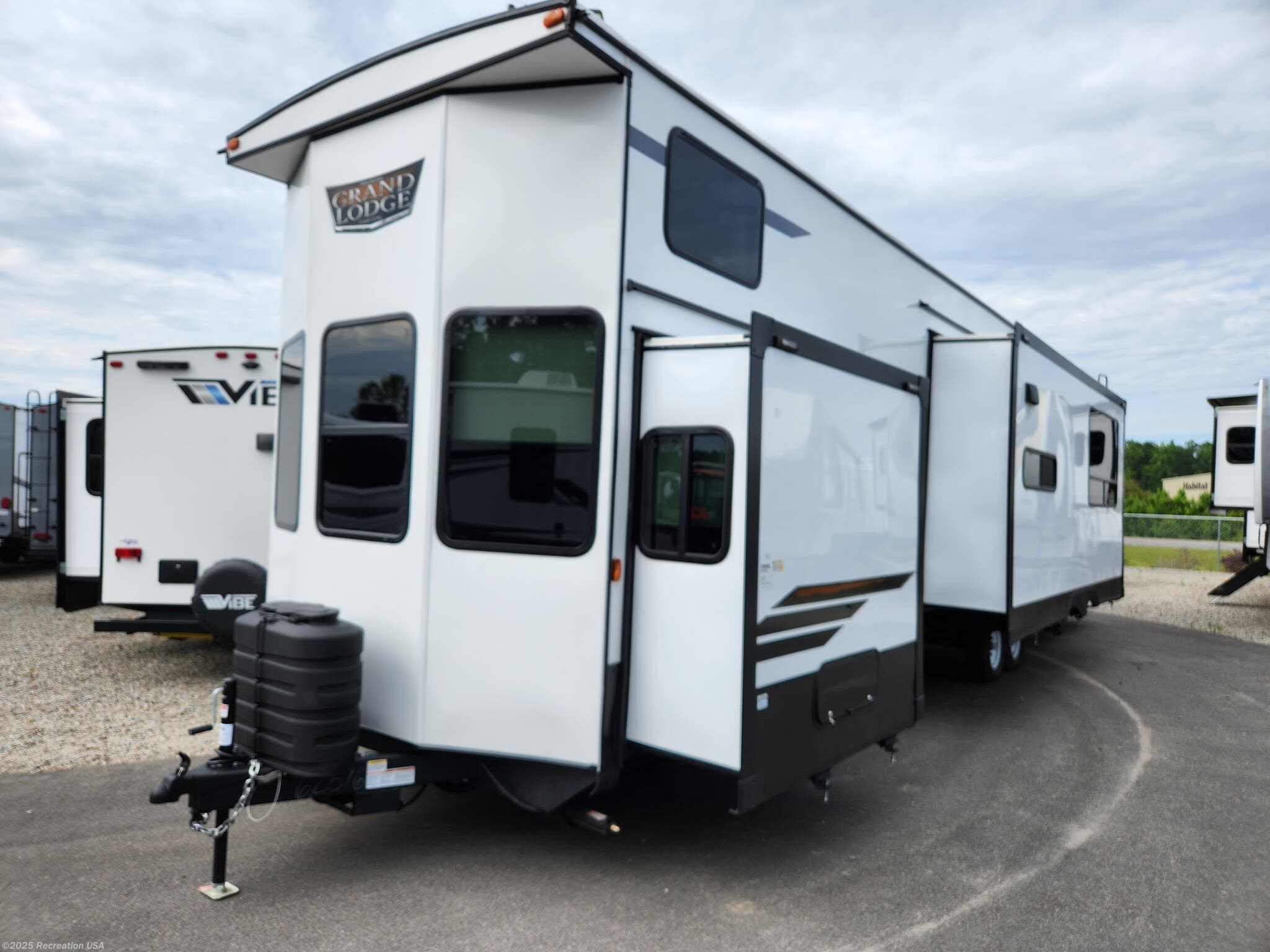 2023 Forest River Wildwood Grand Lodge 42VIEW RV for Sale in Longs