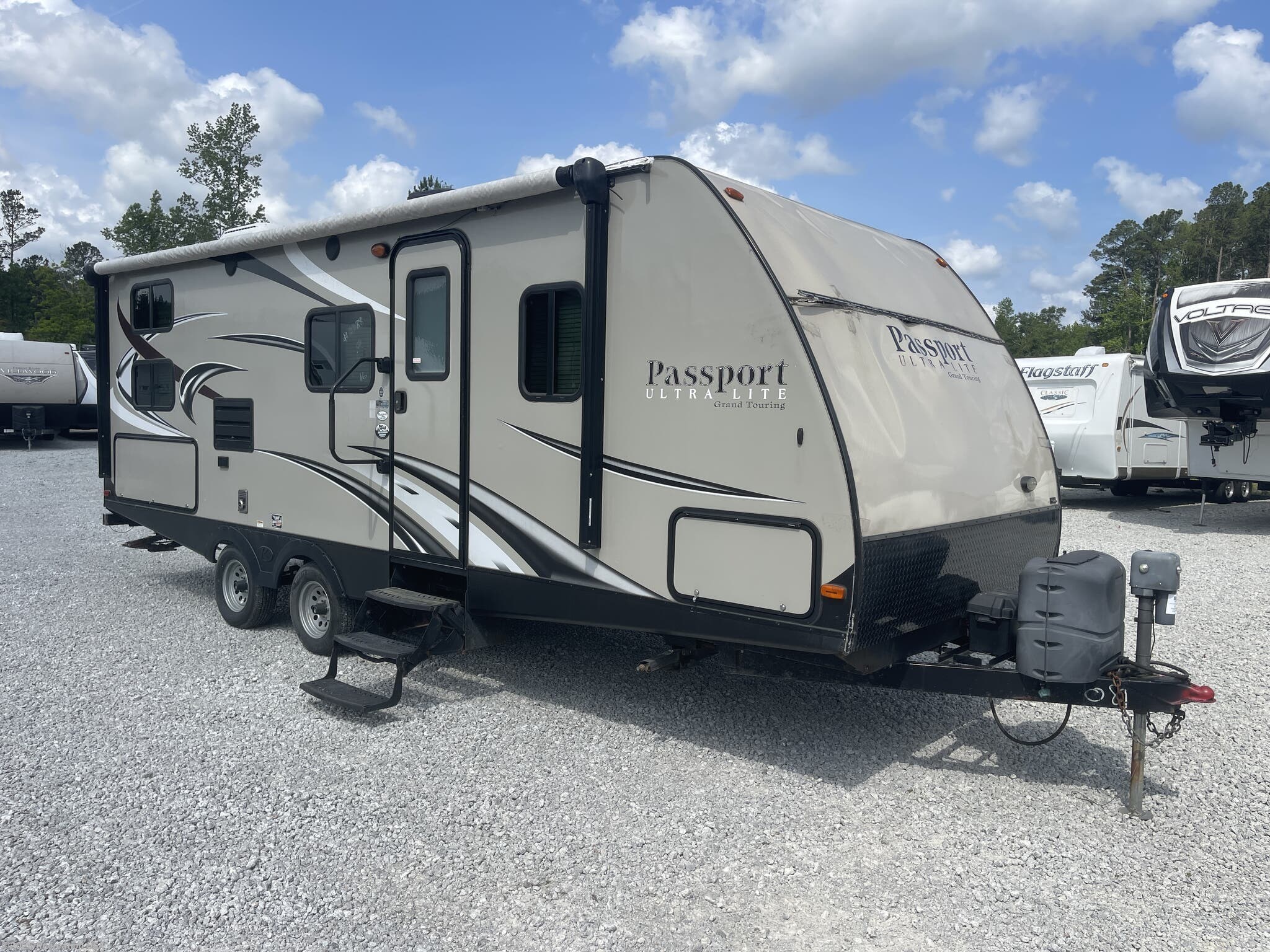 2016 Keystone Passport Ultra Lite Grand Touring 2400BH RV for Sale in