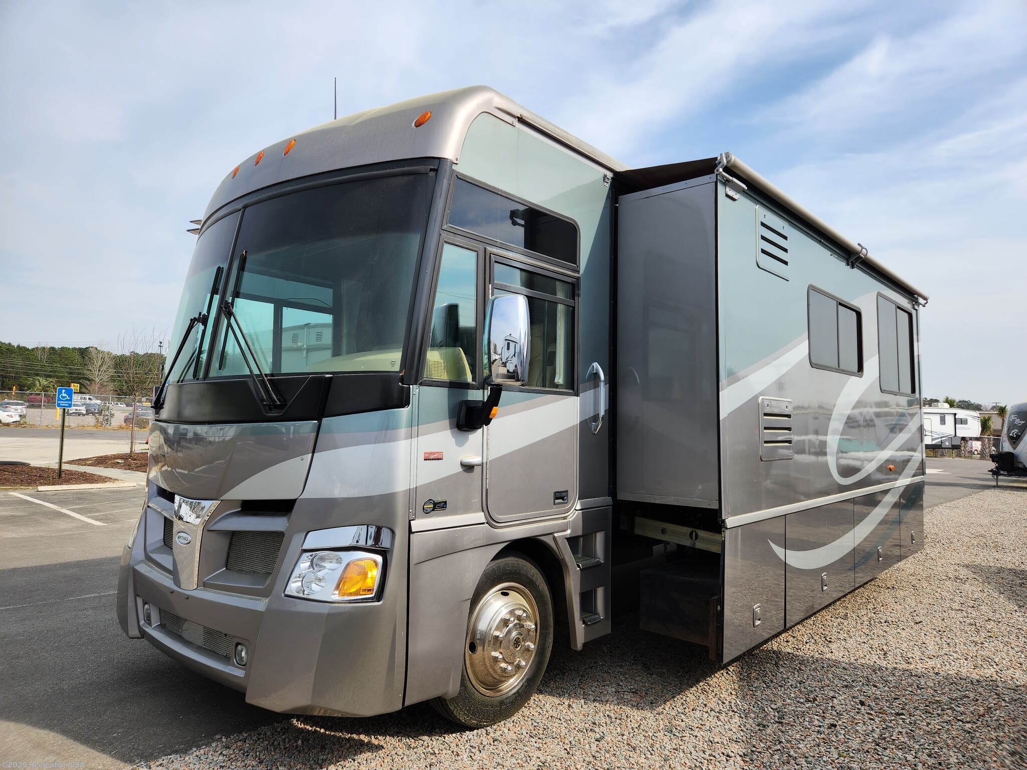 2007 Winnebago Suncruiser 38T RV for Sale in Longs North Myrtle Beach