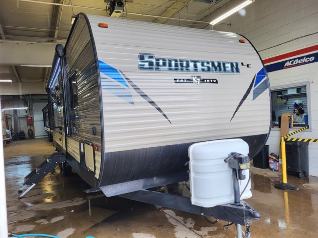 Used 2019 K-Z Sportsmen LE 250THLE available in Madison, Ohio