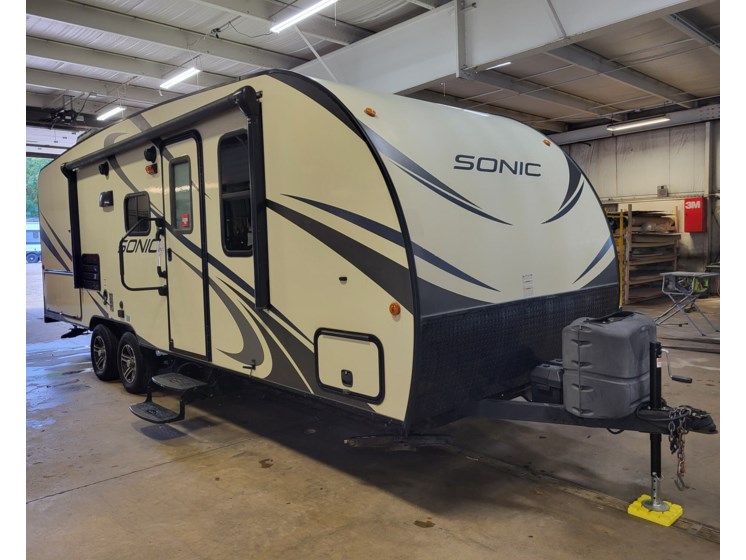 Used 2017 Venture RV Sonic SN220VRB available in Madison, Ohio