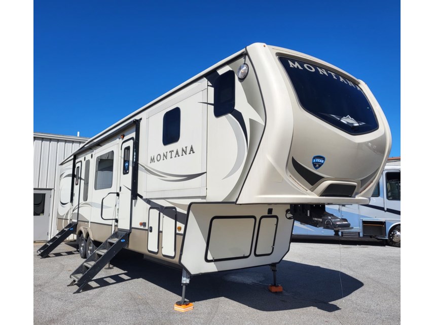 Used 2019 Keystone Montana 3820FK available in Madison, Ohio