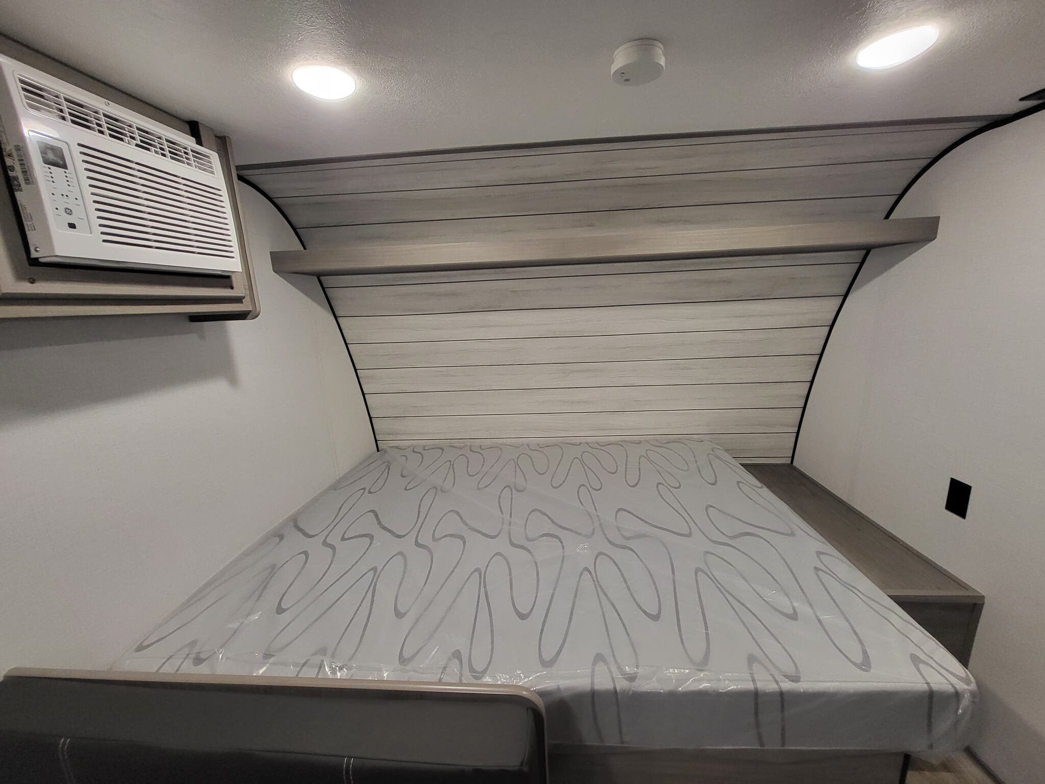 Used 2024 Coleman DUTCHMAN 17b available in Madison, Ohio