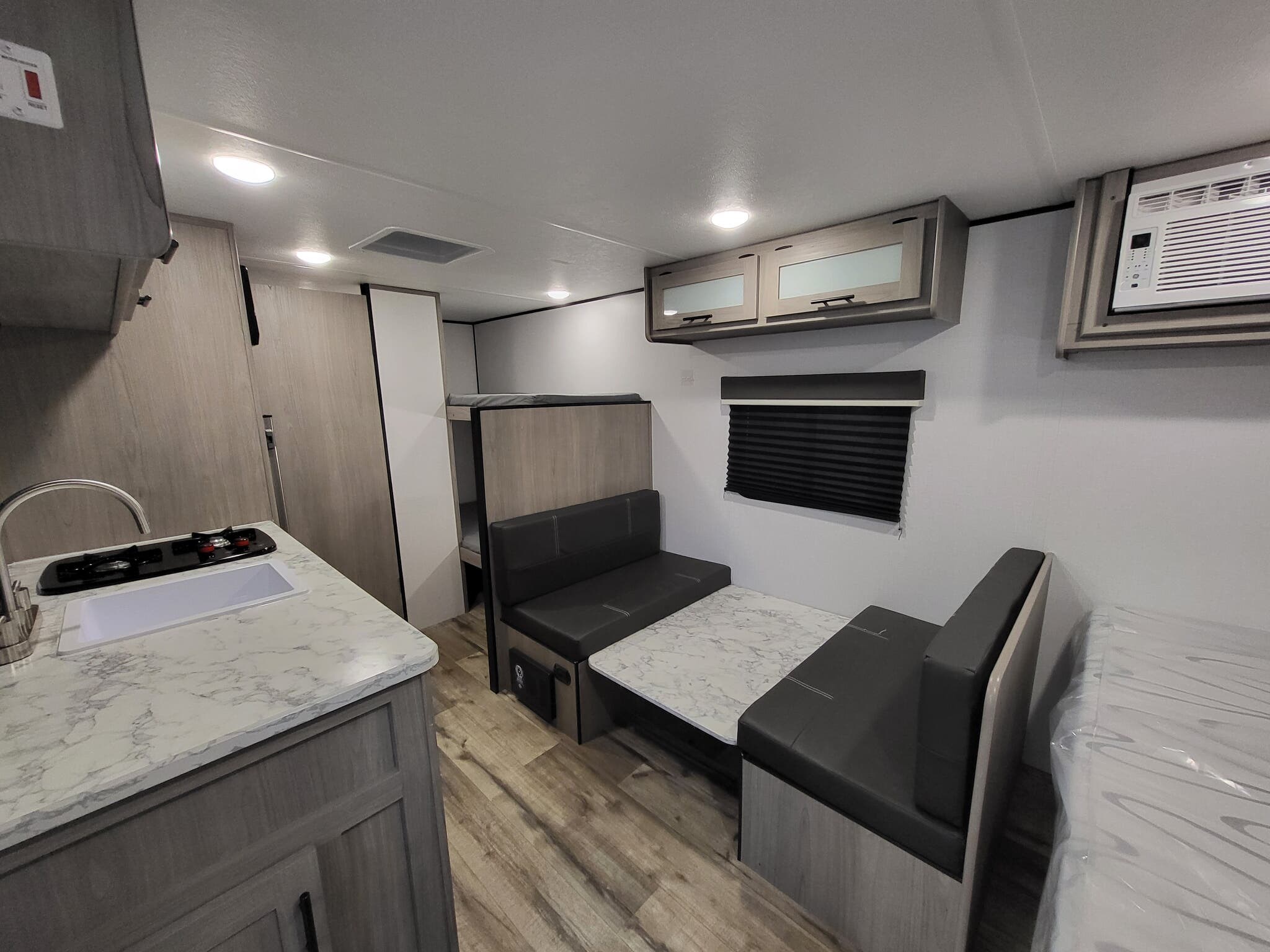 2024 Coleman DUTCHMAN 17b - Used Travel Trailer For Sale by Roughin' It Inc in Madison, Ohio