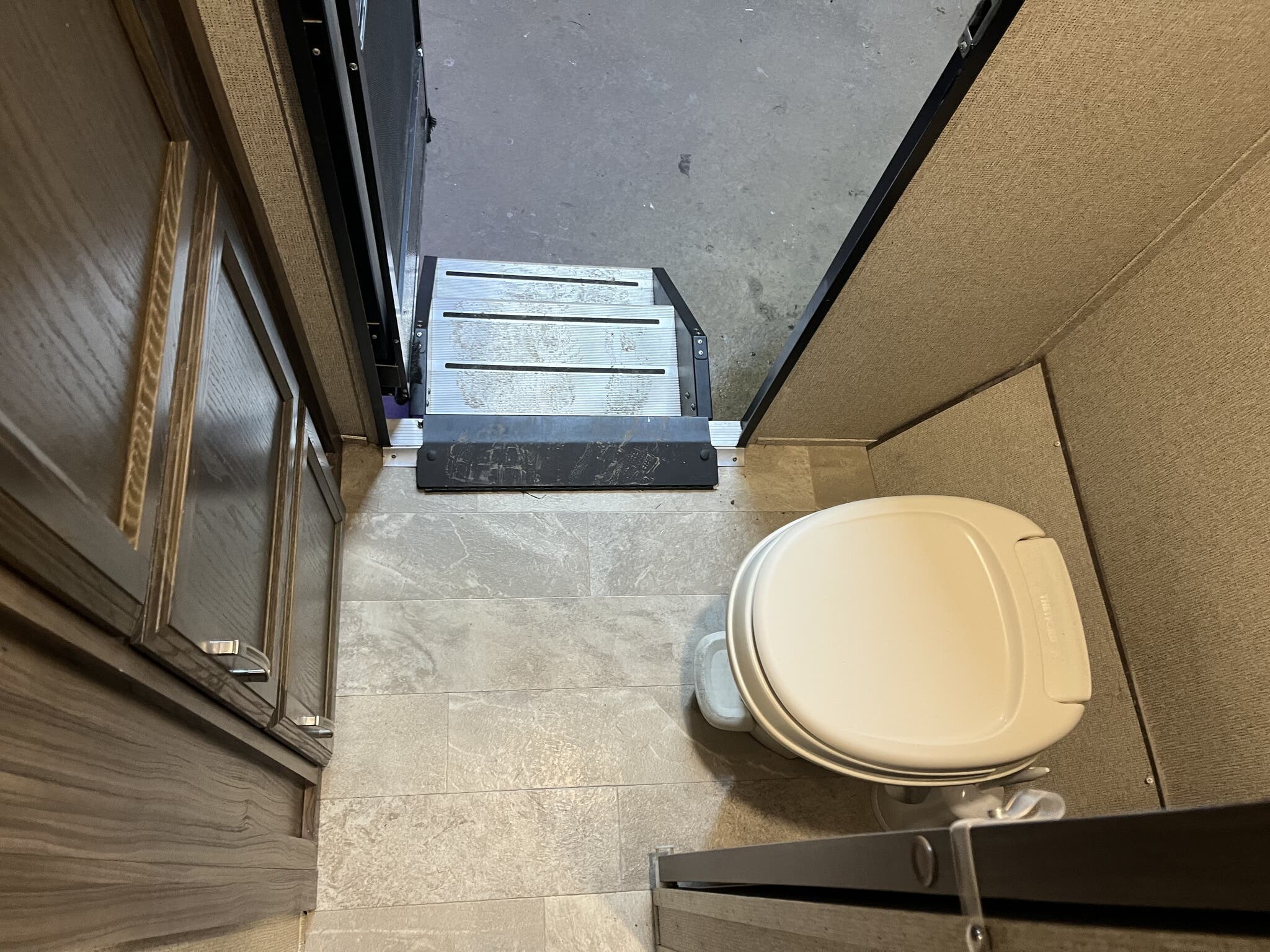 2019 Apex 249RBS by Coachmen from Roughin' It Inc in Madison, Ohio