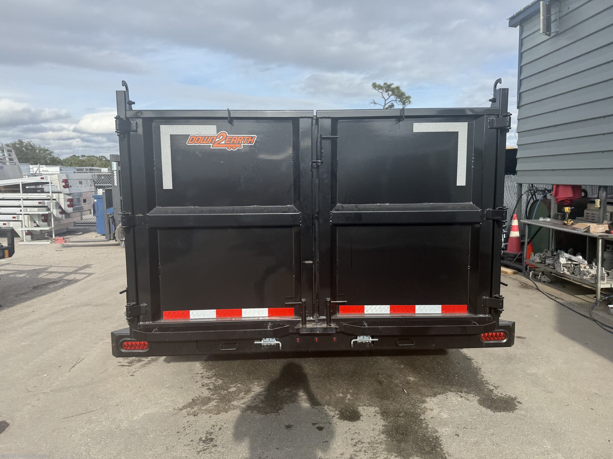 New 2026 Down 2 Earth 82X16 Tall Side Telescopic Dump 7GA Floor 14K available in Englewood, Florida