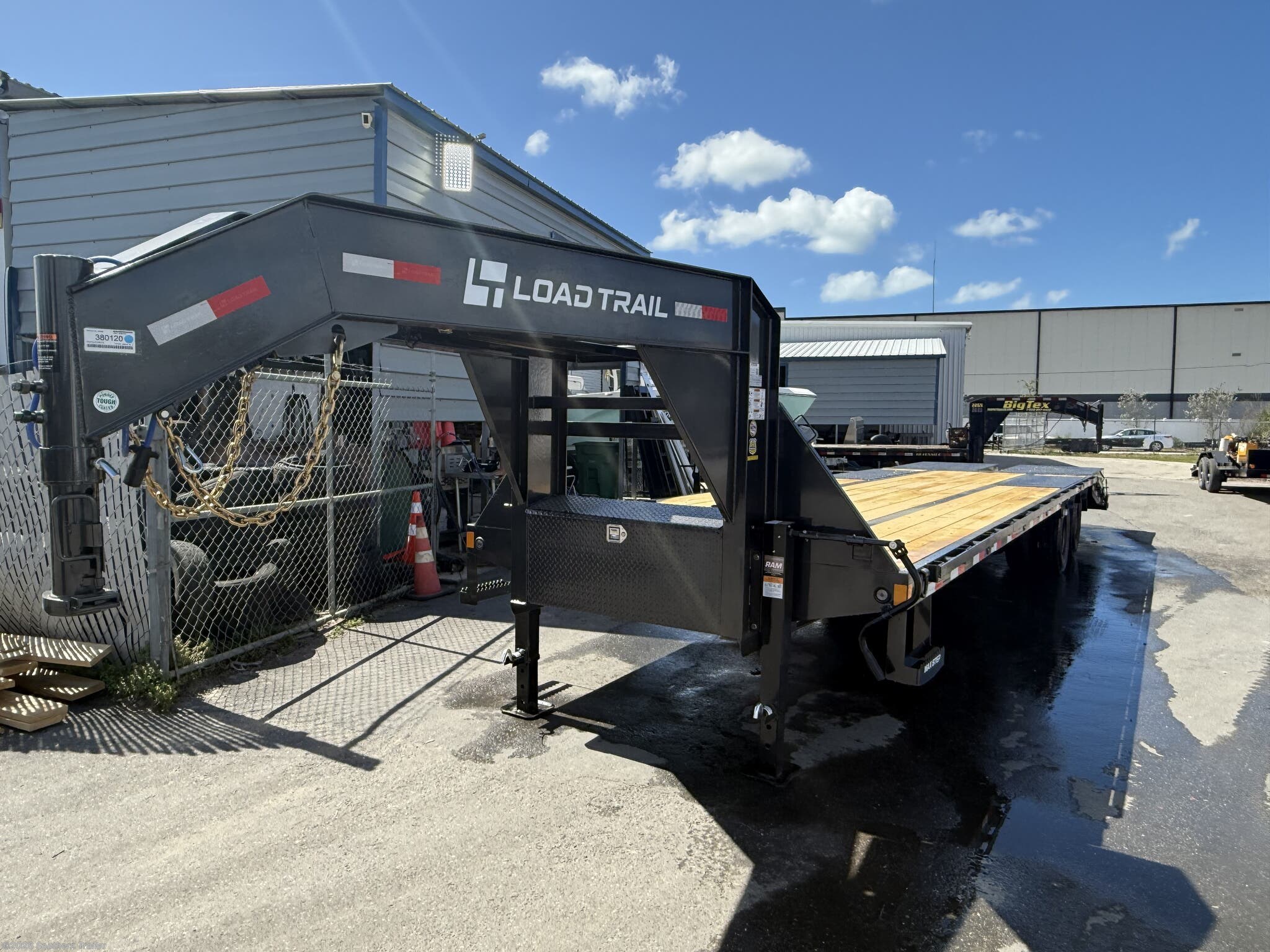 2026 Load Trail GP 102X32 Gooseneck Flatbed w/MAX Ramps 25.9K GVWR