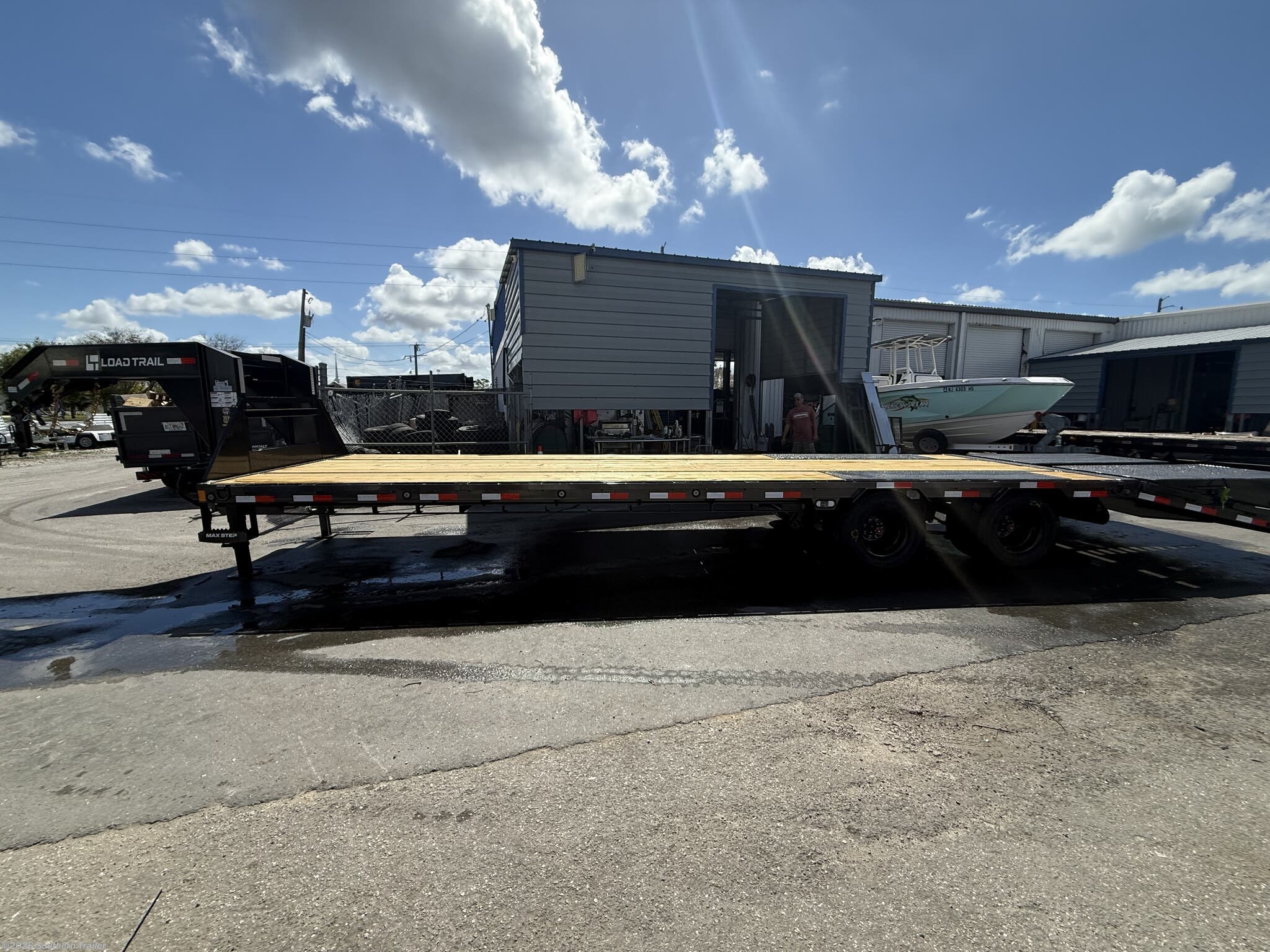2026 GP 102X32 Gooseneck Flatbed w/MAX Ramps 25.9K GVWR by Load Trail from Southern Trailer in Englewood, Florida