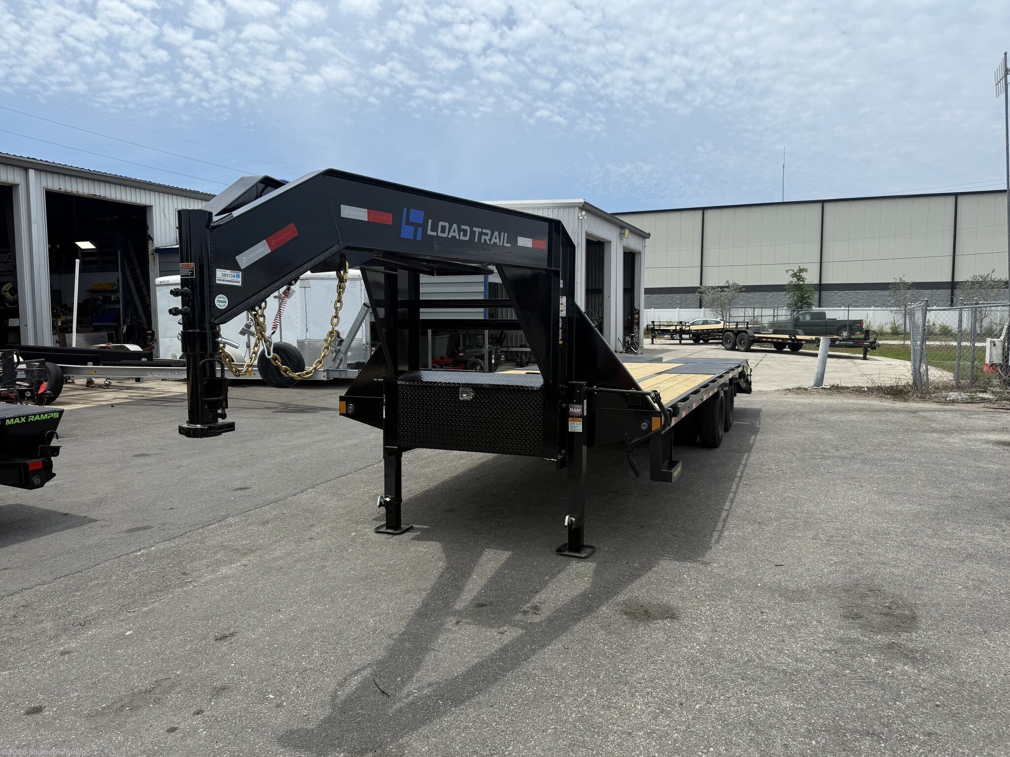 2027 Load Trail GP 102X25 Gooseneck Deckover Equipment Trailer 25.9K - New Deckover/Flat Deck Trailer for sale by Southern Trailer in Englewood, Florida