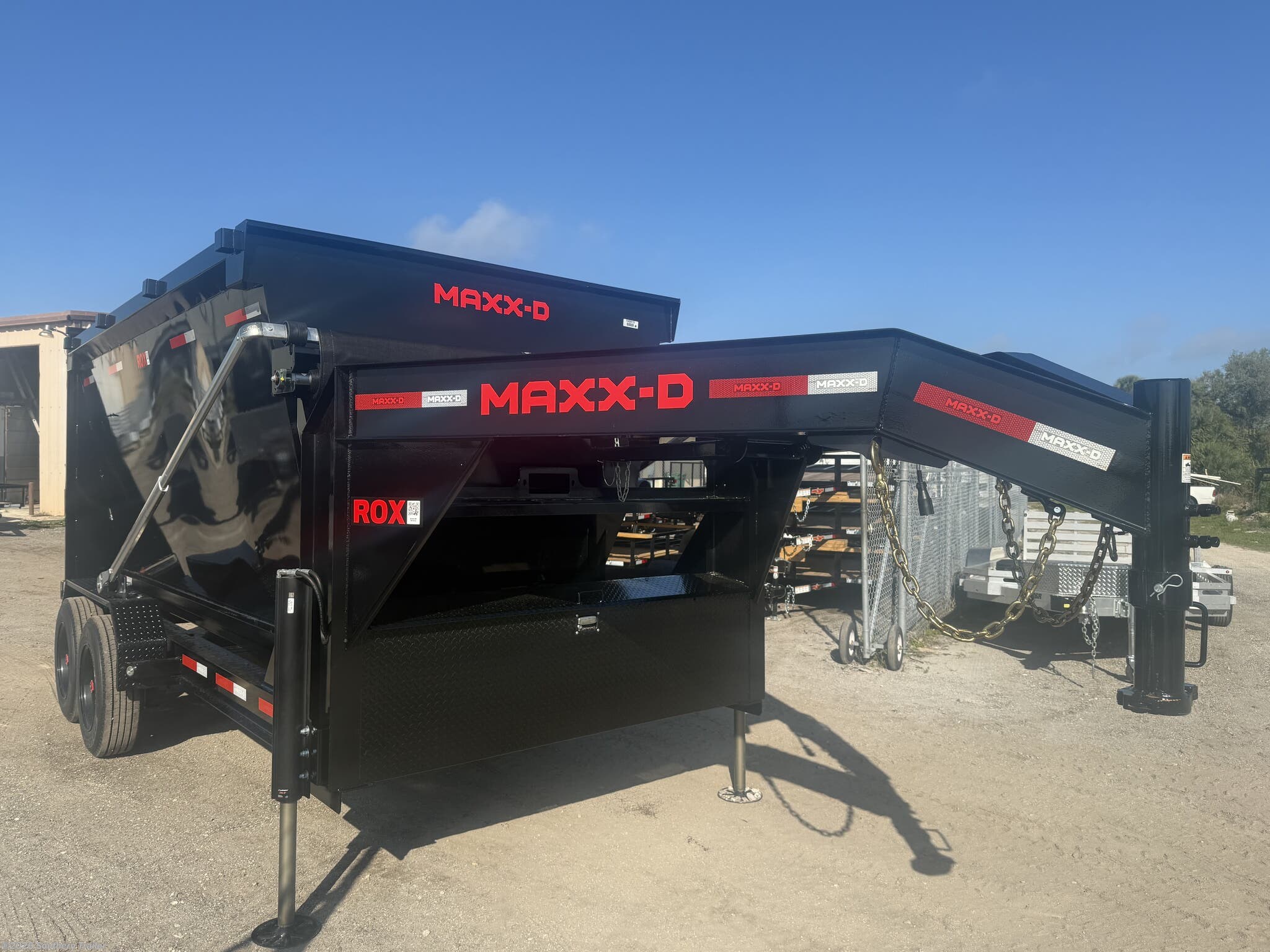 2027 MAXXD photo 8