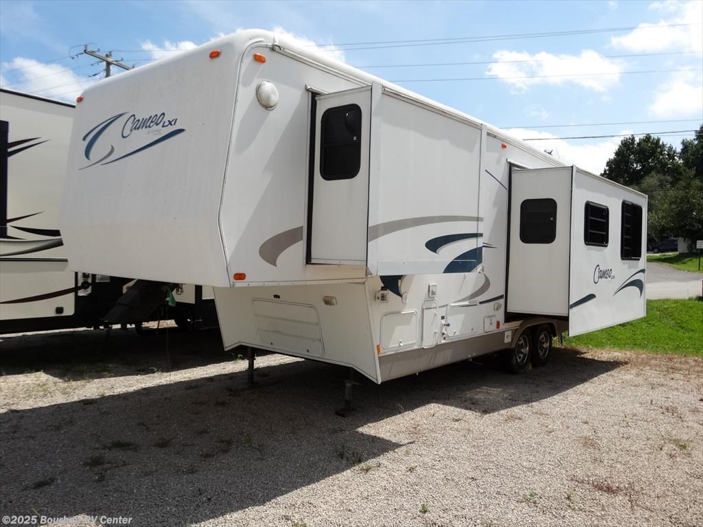 2001 Carriage RV Cameo 30RKS for Sale in Bourbon, MO 65441 | C-323 ...