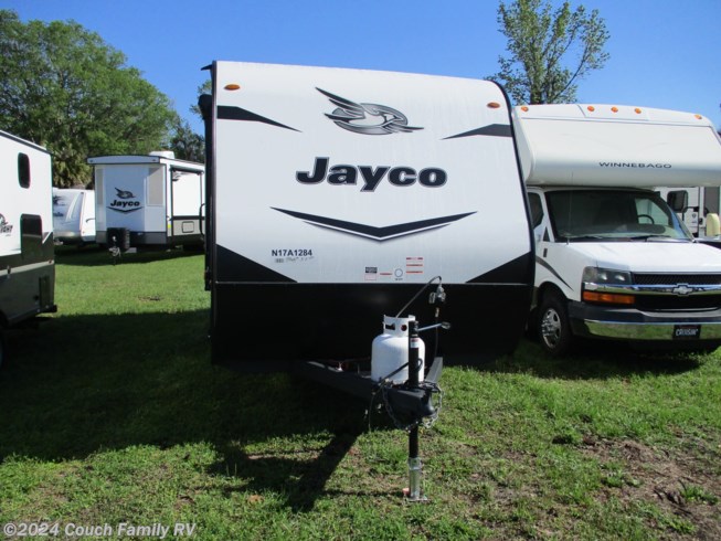 2022 Jayco Jay Flight SLX 7 195RB - New Travel Trailer For Sale by Couch Family RV in Cross City, Florida features LP Detector, Stove Top Burner, Shower, Skylight, Surround Sound System