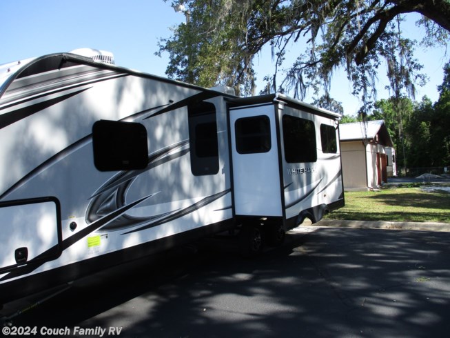 2021 Jayco White Hawk 28RL - Used Travel Trailer For Sale by Couch Family RV in Cross City, Florida features Microwave, Exterior Speakers, Skylight, Shower, Auxiliary Battery