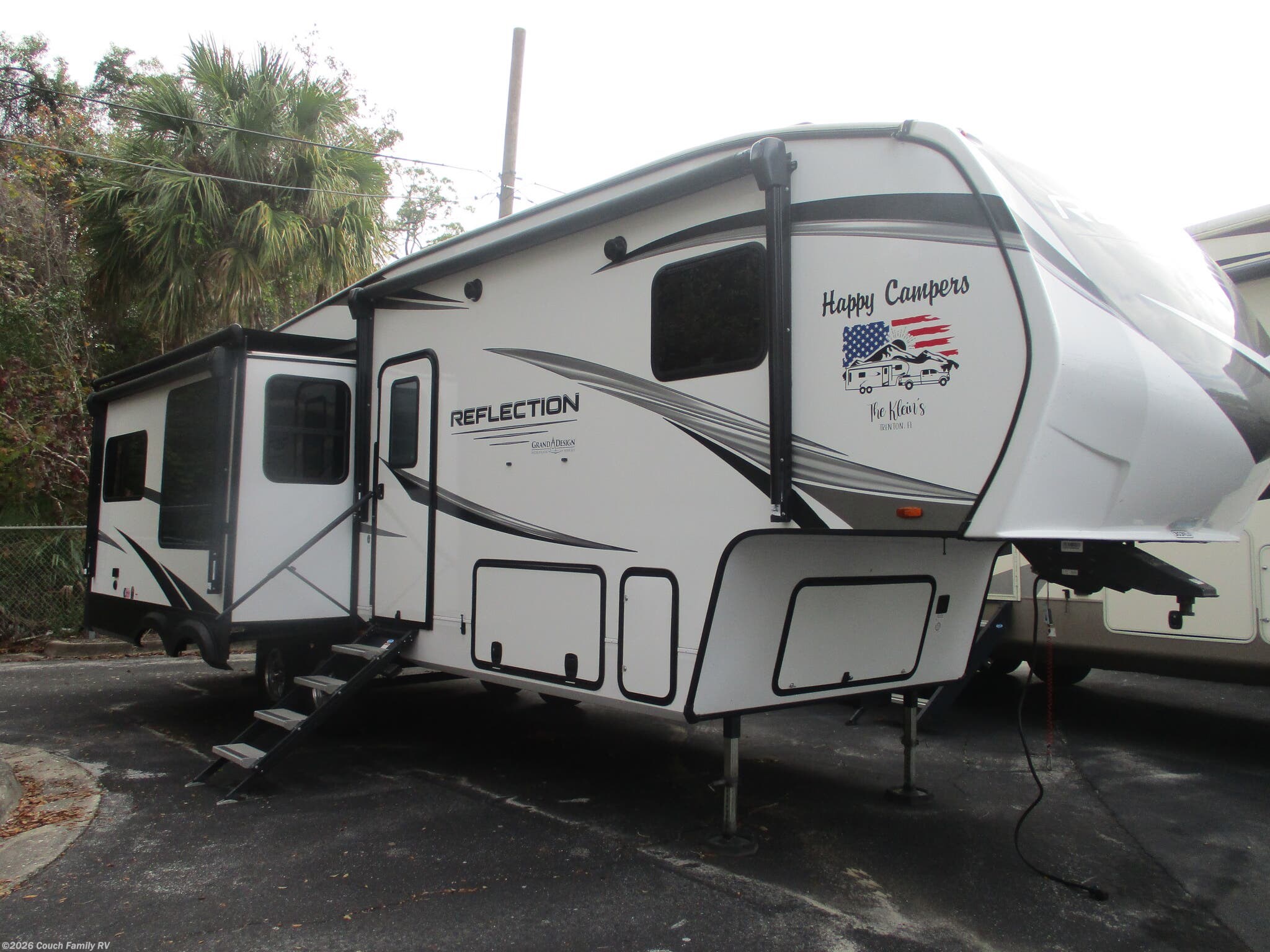 2023 Grand Design Reflection 303RLS - Used Fifth Wheel For Sale by Couch Family RV in Cross City, Florida features Refrigerator, Rocker Recliner(s), TV, CO Detector, Fireplace
