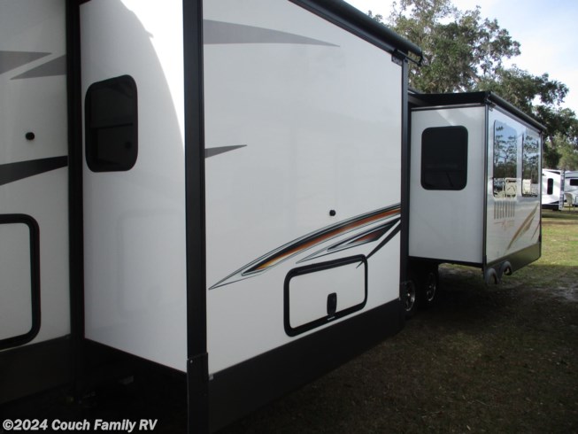 2021 Forest River Rockwood Signature 8328SB - Used Travel Trailer For Sale by Couch Family RV in Cross City, Florida