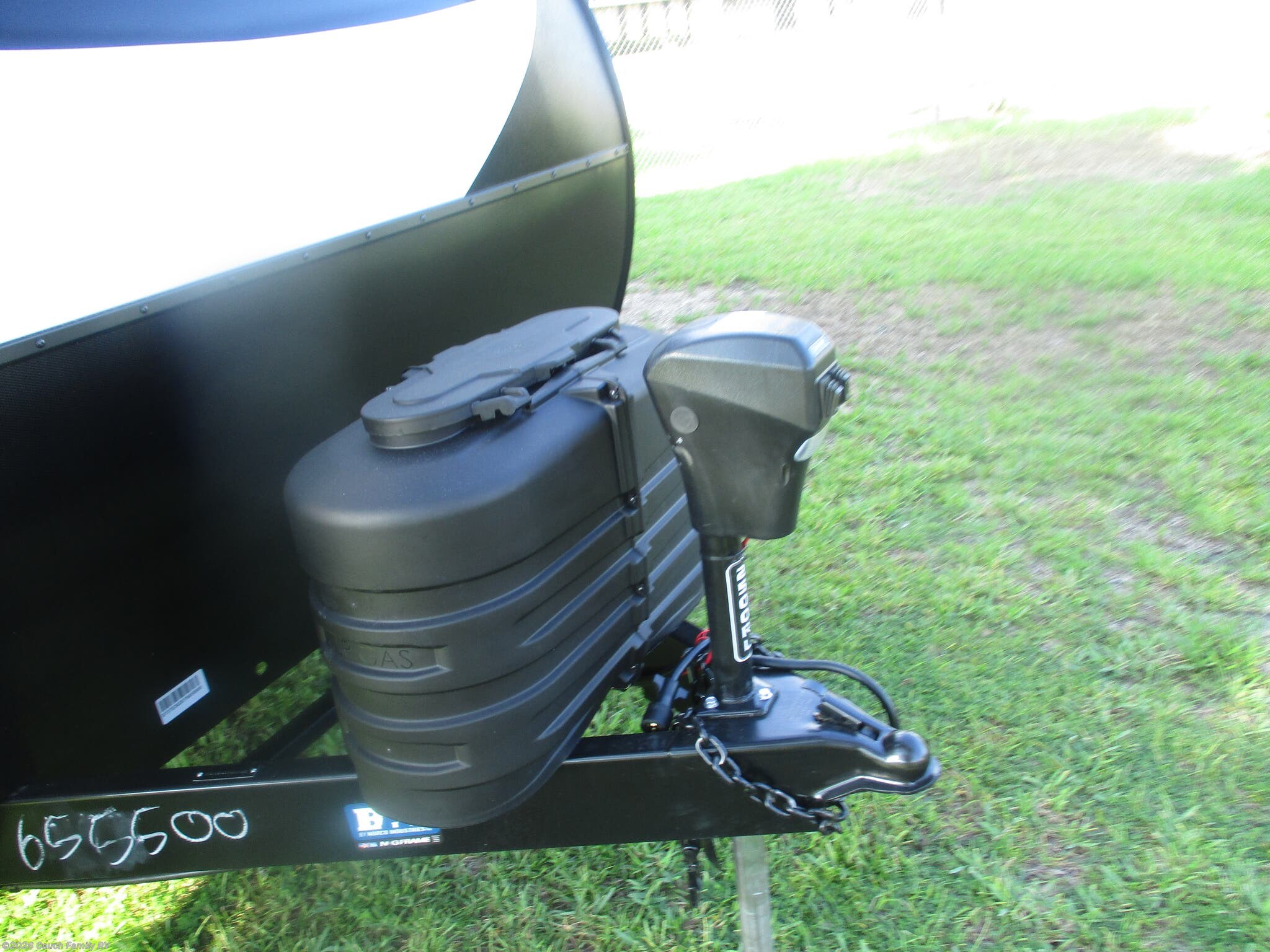 2026 Grand Design Imagine 2500RL - New Travel Trailer For Sale by Couch Family RV in Cross City, Florida features Auxiliary Battery, Spare Tire Kit, Smoke Detector, Slideout, Stove Top Burner