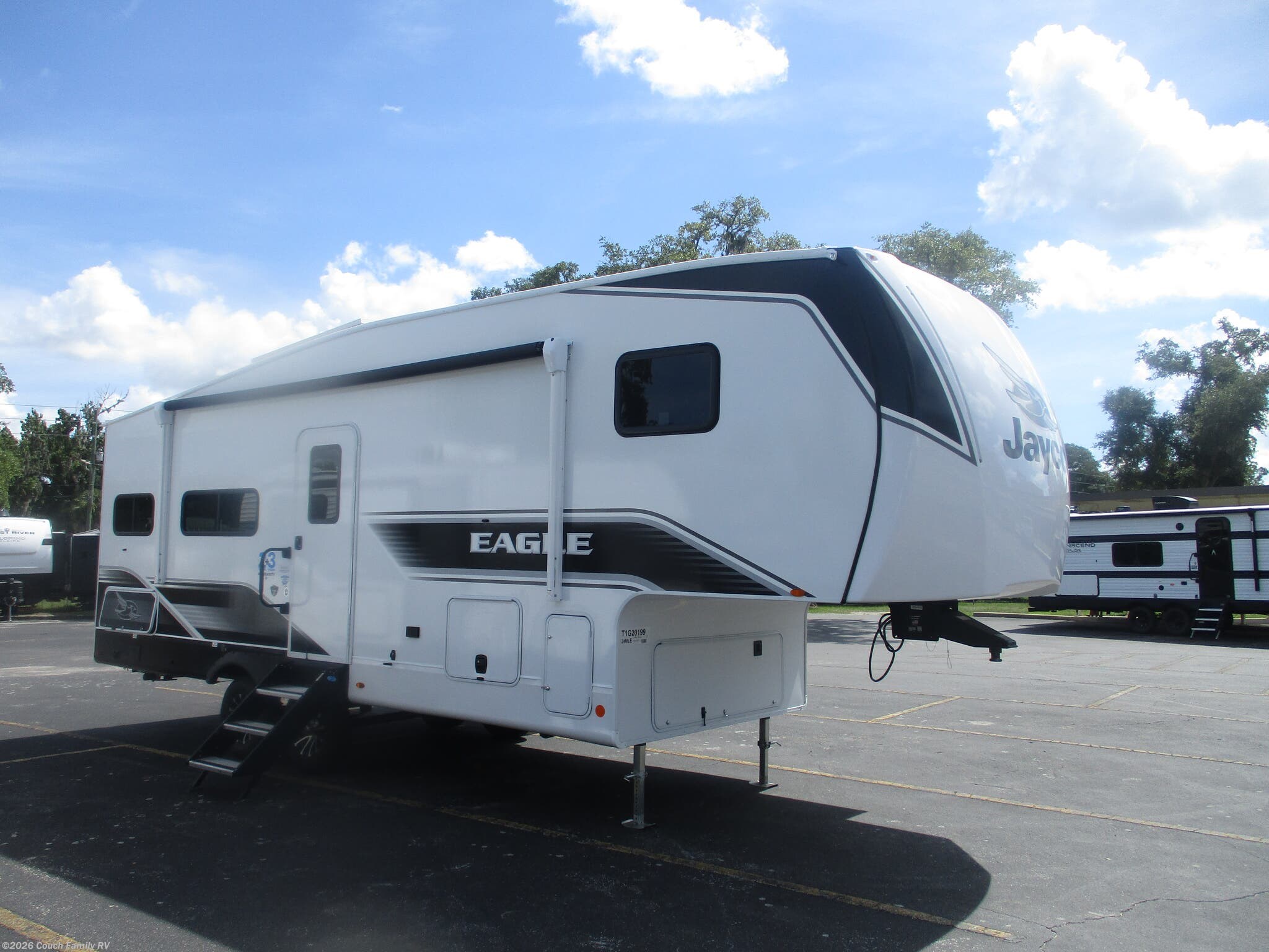 2026 Jayco Eagle SLE 24MLE - New Fifth Wheel For Sale by Couch Family RV in Cross City, Florida features Refrigerator, Queen Bed, Auxiliary Battery, Toilet, Power Roof Vent
