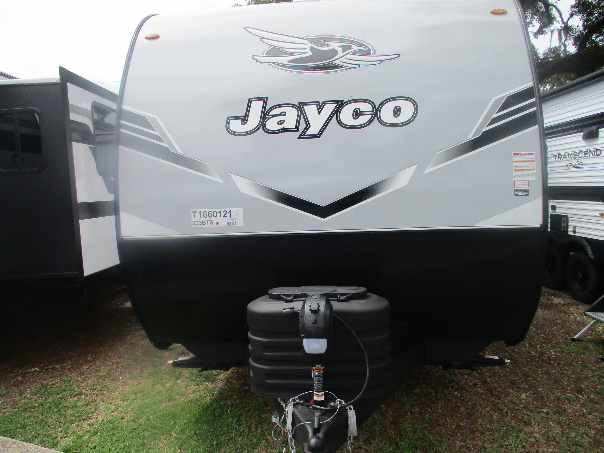 2026 Jayco Jay Flight SLX 333BTS - New Travel Trailer For Sale by Couch Family RV in Cross City, Florida features Queen Bed, Refrigerator, Smoke Detector, Oven, Exterior Speakers