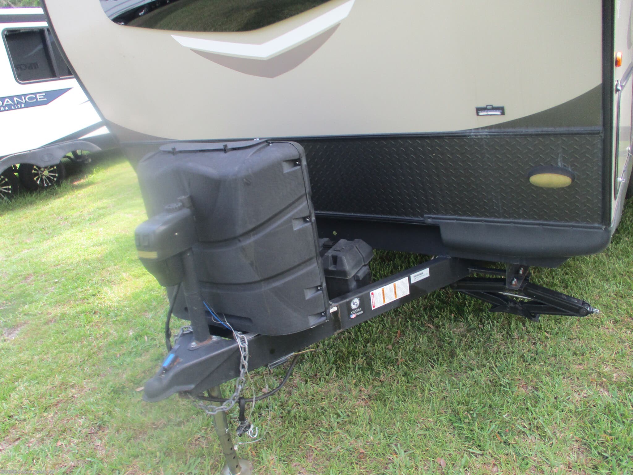 2019 Forest River Flagstaff Micro Lite 21DS - Used Travel Trailer For Sale by Couch Family RV in Cross City, Florida features Power Roof Vent, Leveling Jacks, Stove Top Burner, Awning, Water Heater