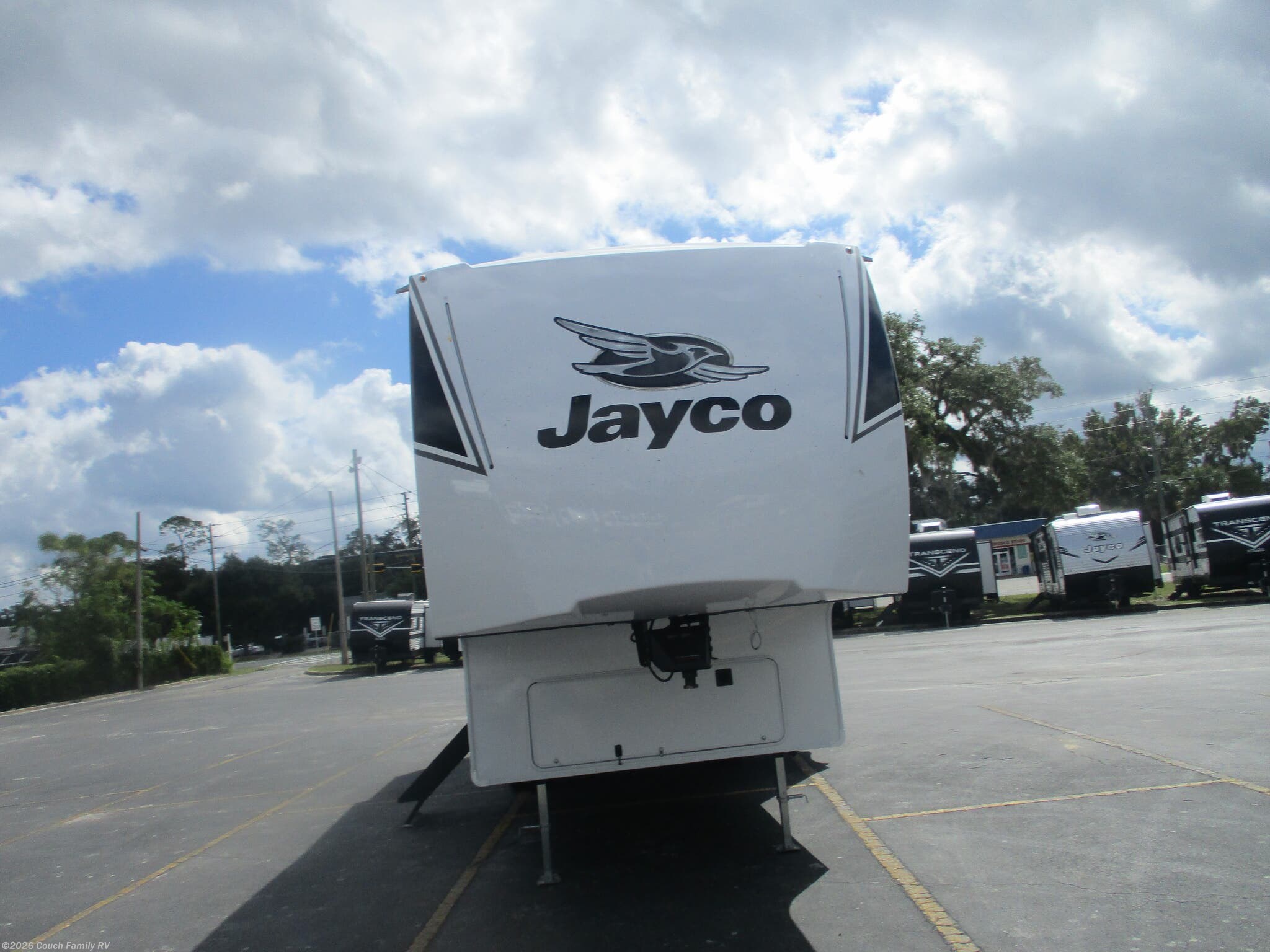 2026 Jayco Eagle SLE 28BHU - New Fifth Wheel For Sale by Couch Family RV in Cross City, Florida features Griddle, Stabilizer Jacks, Skylight, Heated Underbelly, Detachable Power Cord