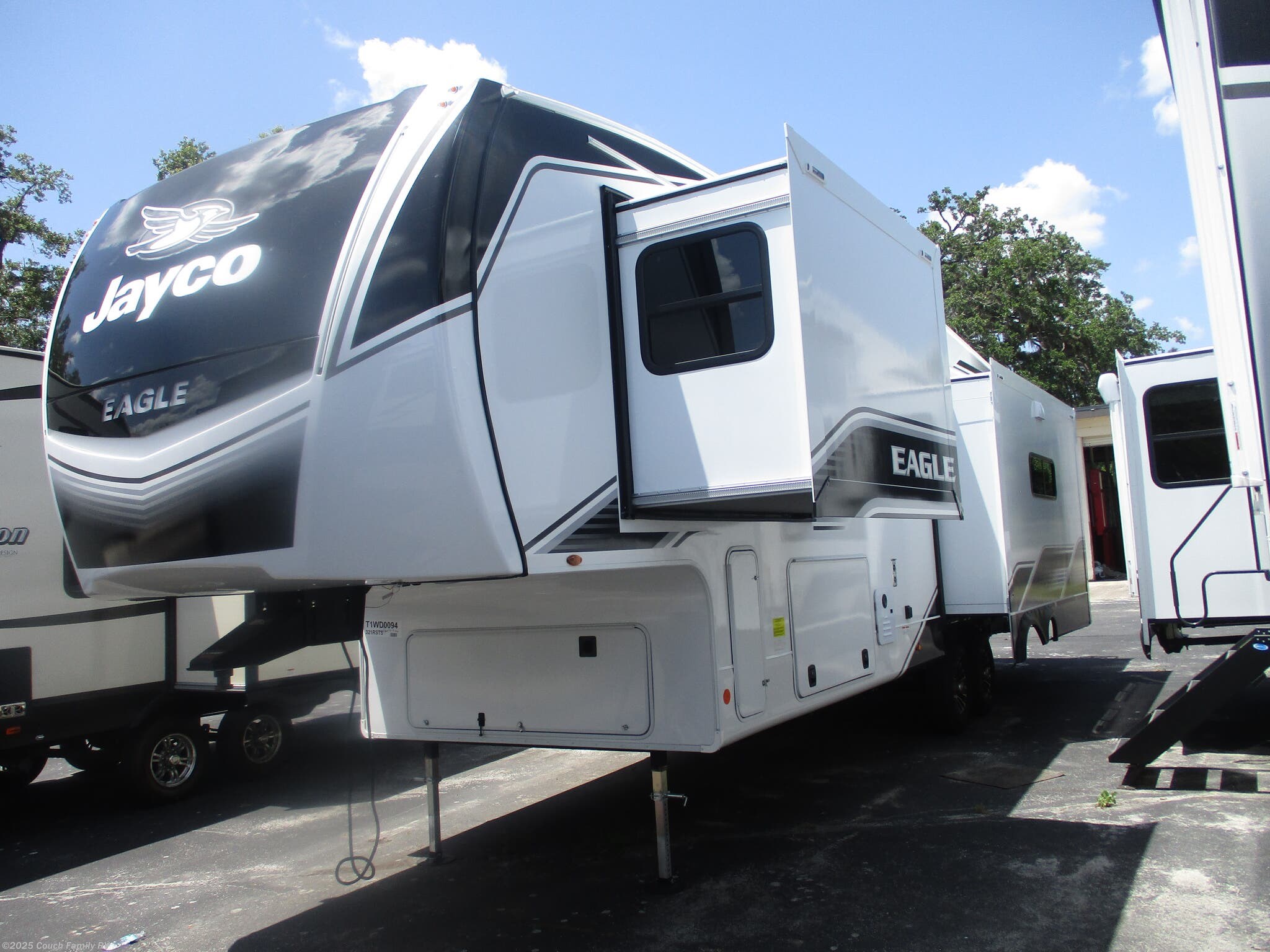 2026 Jayco Eagle 321RSTS - New Fifth Wheel For Sale by Couch Family RV in Cross City, Florida features External Shower, LP Detector, Solar Panels, Rocker Recliner(s), Medicine Cabinet