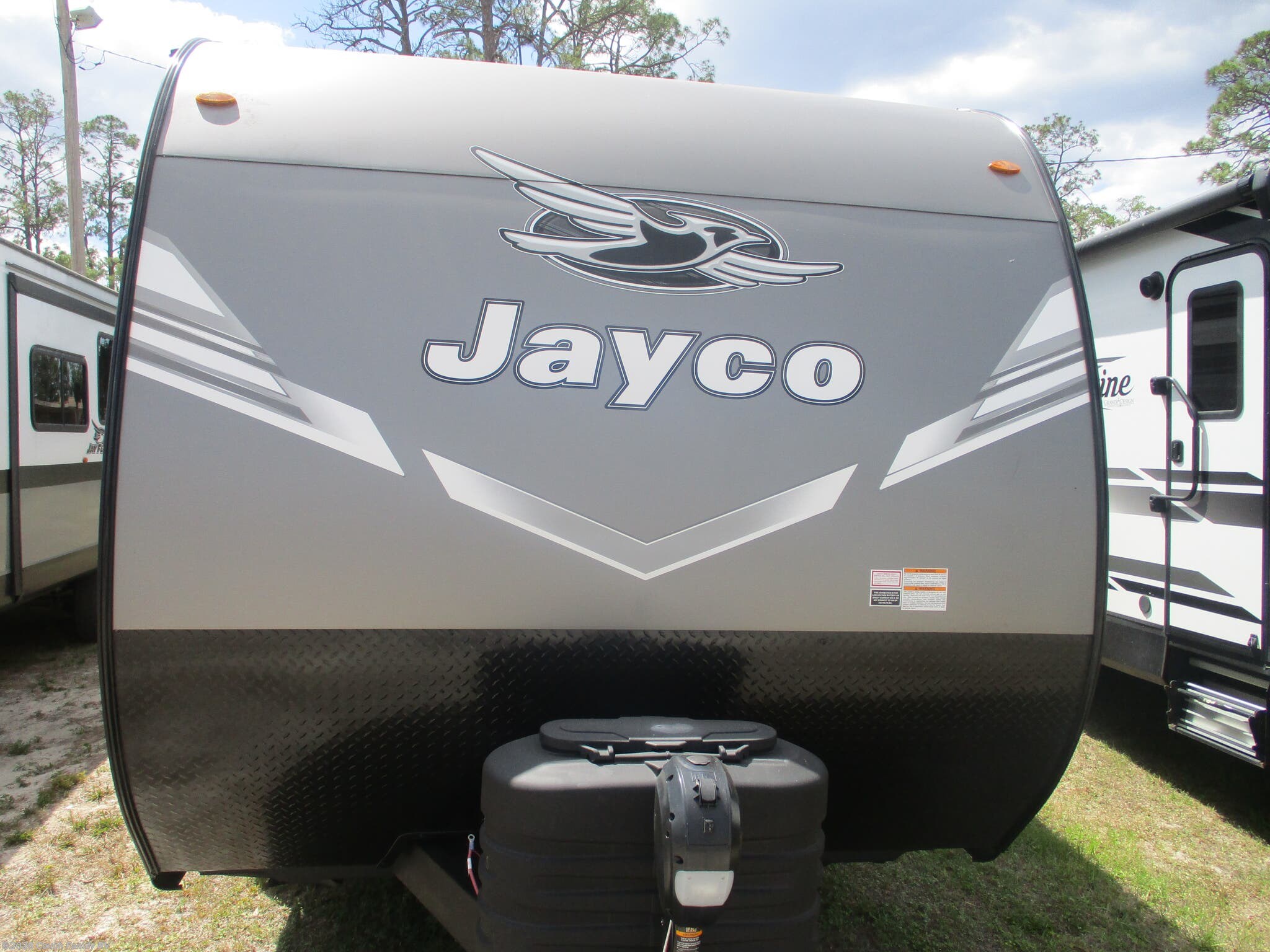 2026 Jayco Jay Flight SLX 287BHS - New Travel Trailer For Sale by Couch Family RV in Cross City, Florida features CO Detector, Smoke Detector, Oven, Auxiliary Battery, External Shower