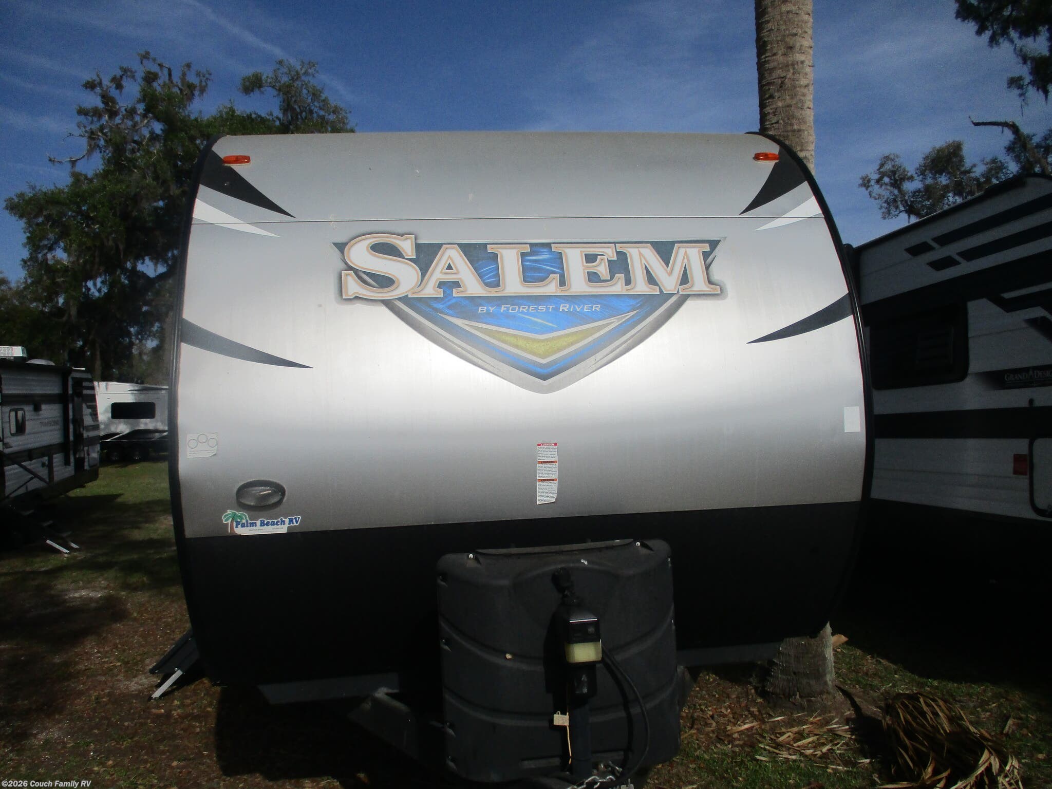 2017 Forest River Salem 27 RES - Used Travel Trailer For Sale by Couch Family RV in Cross City, Florida features Microwave, Exterior Speakers, Water Heater, Pass Thru Storage, Refrigerator