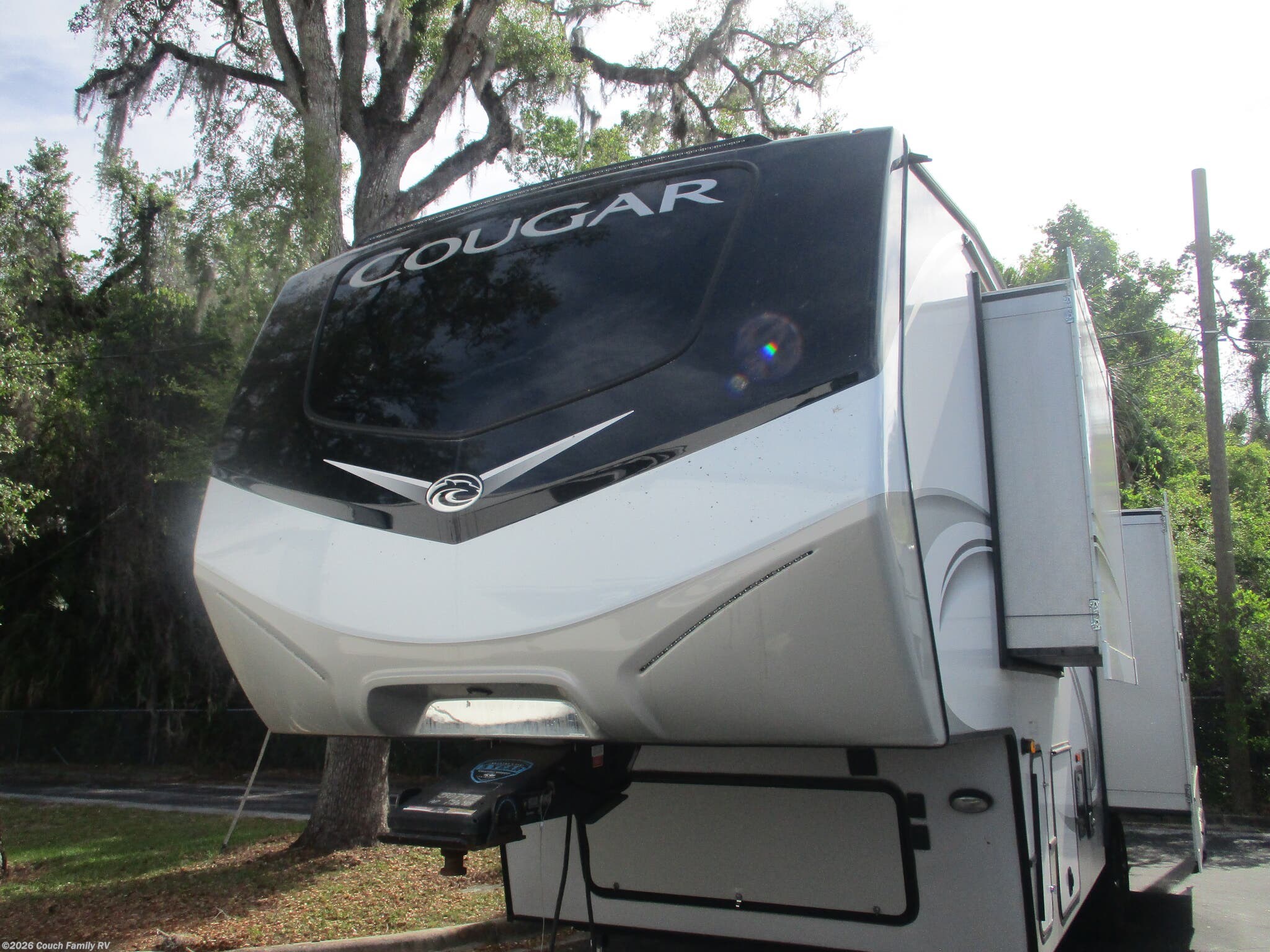 2021 Keystone Cougar 302RLS - Used Fifth Wheel For Sale by Couch Family RV in Cross City, Florida features Furnace, Washer, Shower, Ladder, Awning