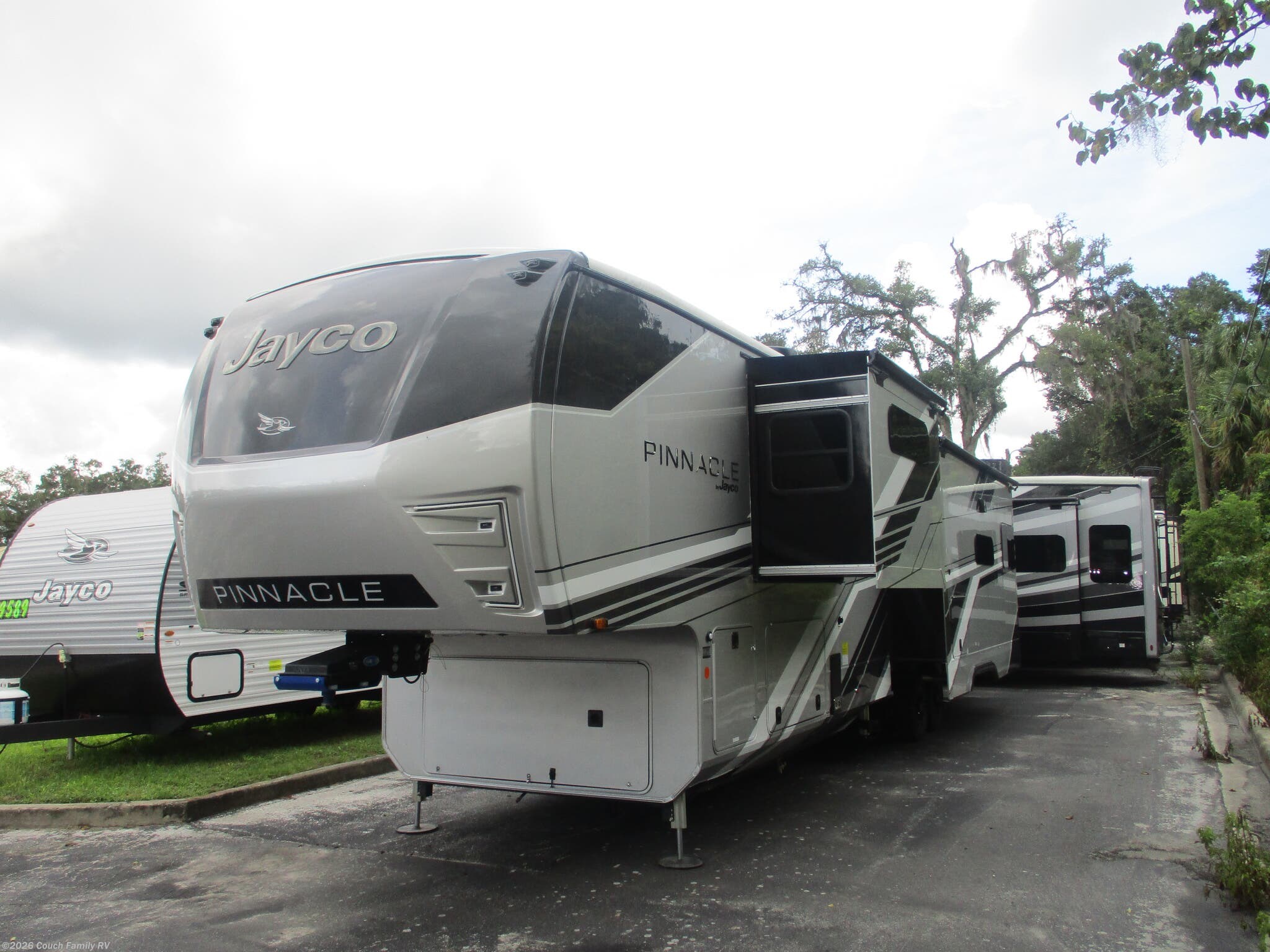 2027 Pinnacle 39FBRL by Jayco from Couch Family RV in Cross City, Florida
