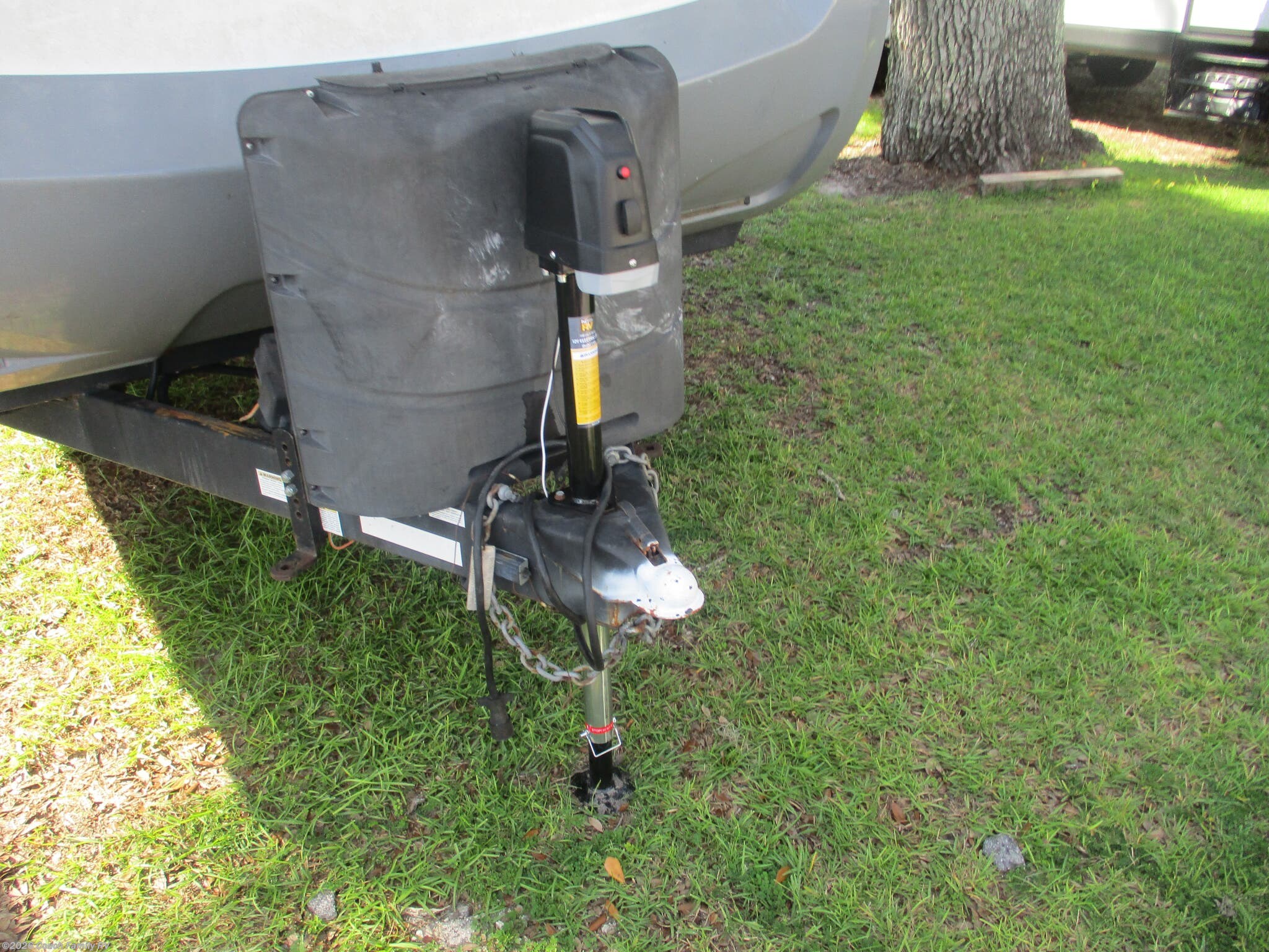 2017 Highland Ridge Open Range Roamer RT323RLS - Used Travel Trailer For Sale by Couch Family RV in Cross City, Florida features Refrigerator, Dryer, Stove, Power Awning, Washer/Dryer Prep