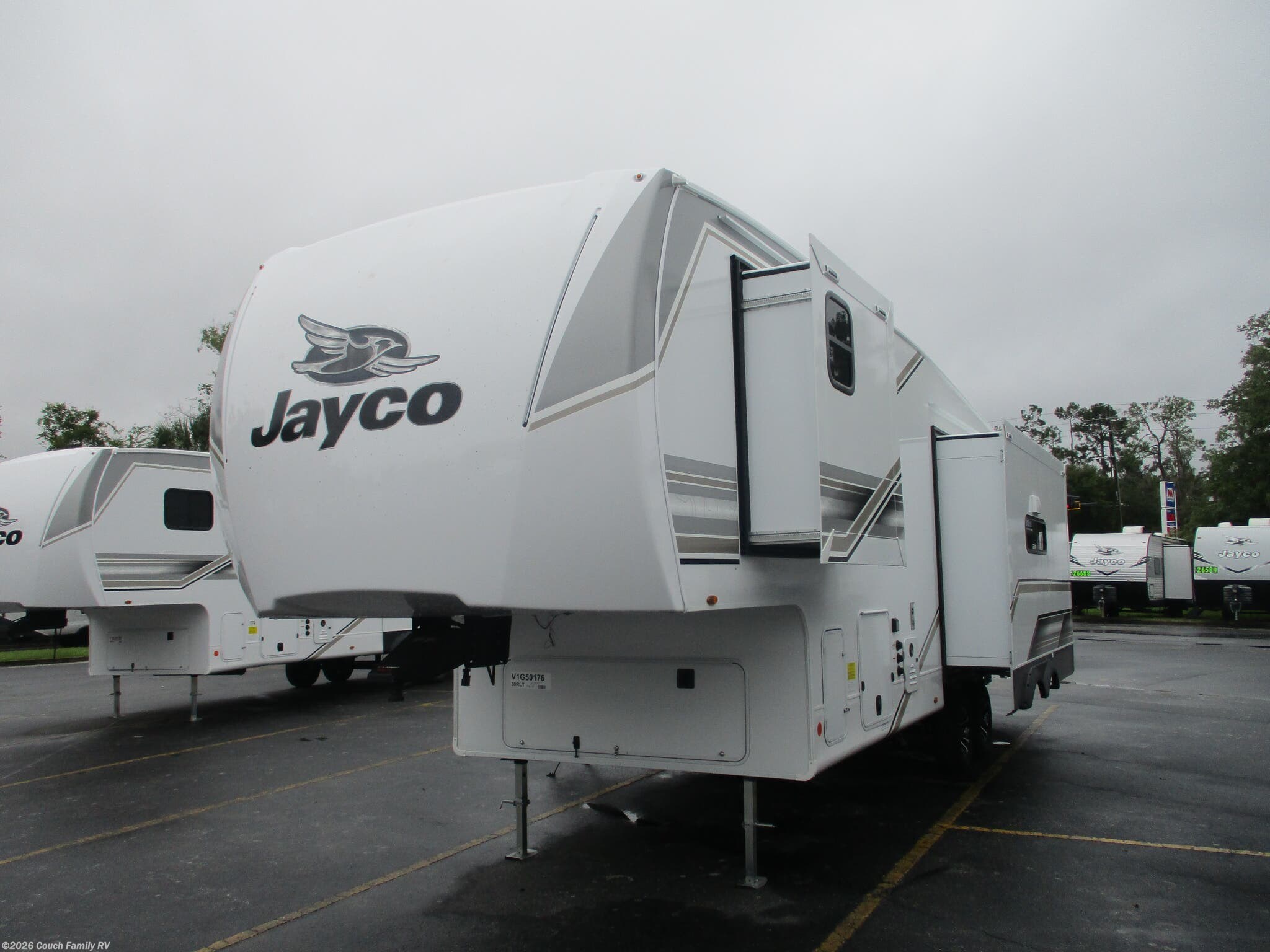 2027 Jayco Eagle SLE 30RLT - New Fifth Wheel For Sale by Couch Family RV in Cross City, Florida features Toilet, Roof Deck, Detachable, Hide-A-Bed, Smart TV
