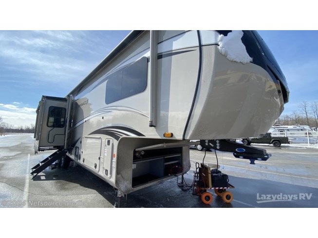 New 2022 Jayco Pinnacle 36SSWS available in Burns Harbor, Indiana