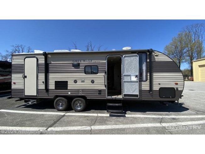 2017 Forest River Cherokee Grey Wolf 23DBH RV for Sale in Burns Harbor, IN 46304 | 31083303 2017 Forest River Cherokee Grey Wolf 23dbh