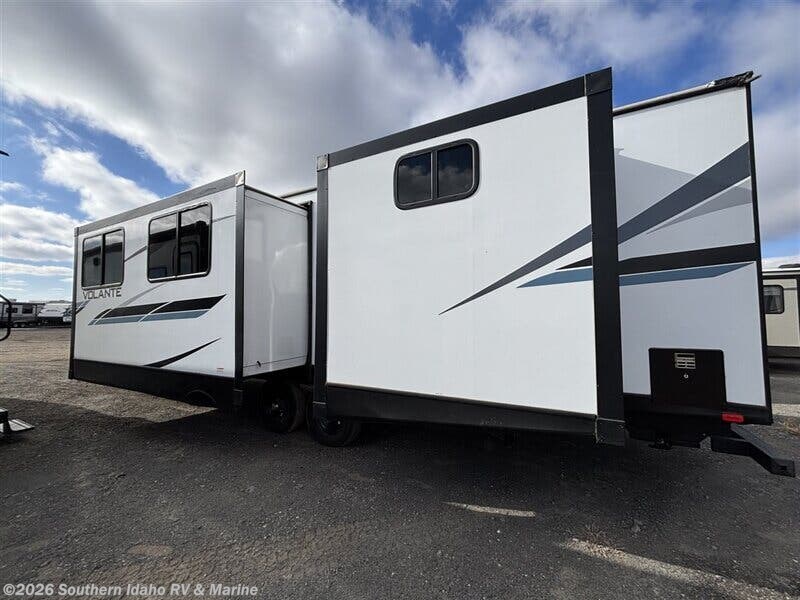 Used 2022 CrossRoads Volante 32SB available in Jerome, Idaho