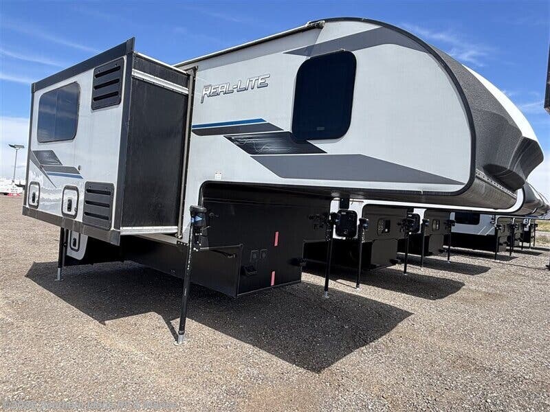 2022 Forest River PALOMINO RCHS-1914 - Used Truck Camper For Sale by Southern Idaho RV & Marine in Jerome, Idaho