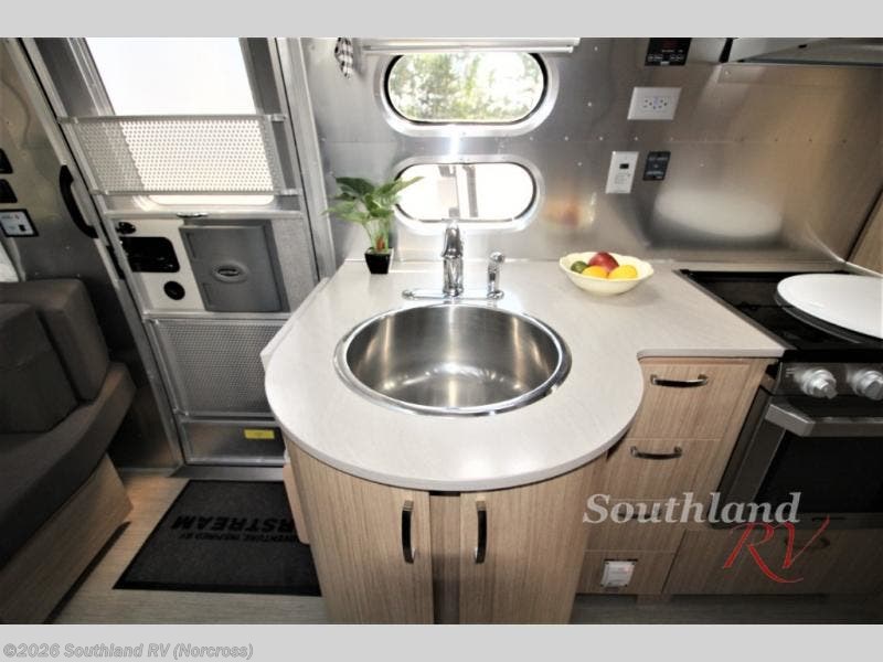 2020 Airstream Flying Cloud 25RB Twin RV for Sale in Norcross, GA 30071