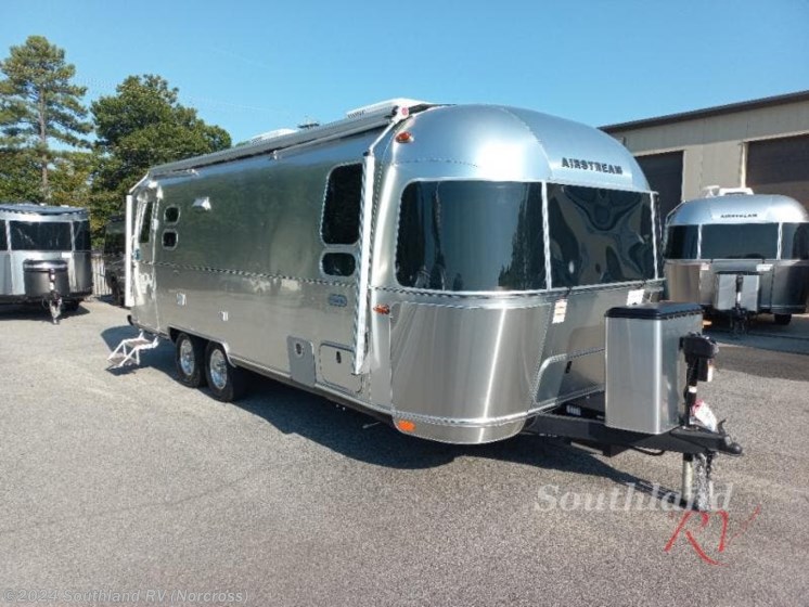 New 2024 Airstream Globetrotter 25FB Twin available in Norcross, Georgia