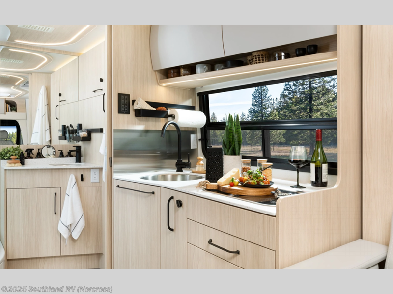 2026 Unity U24MBL by Leisure Travel from Southland RV in Norcross, Georgia