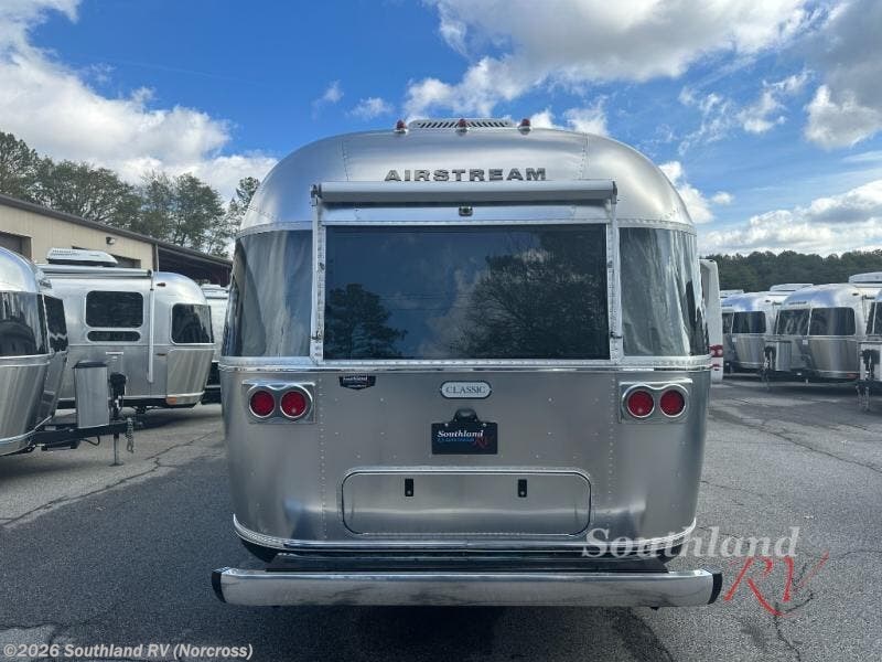 New 2026 Airstream Classic 30RB Queen available in Norcross, Georgia