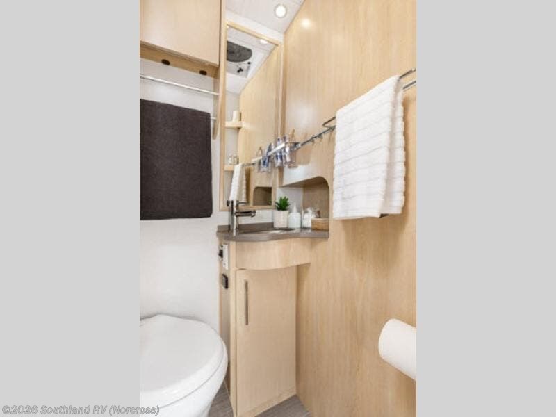 Used 2020 Leisure Travel Unity U24IB available in Norcross, Georgia