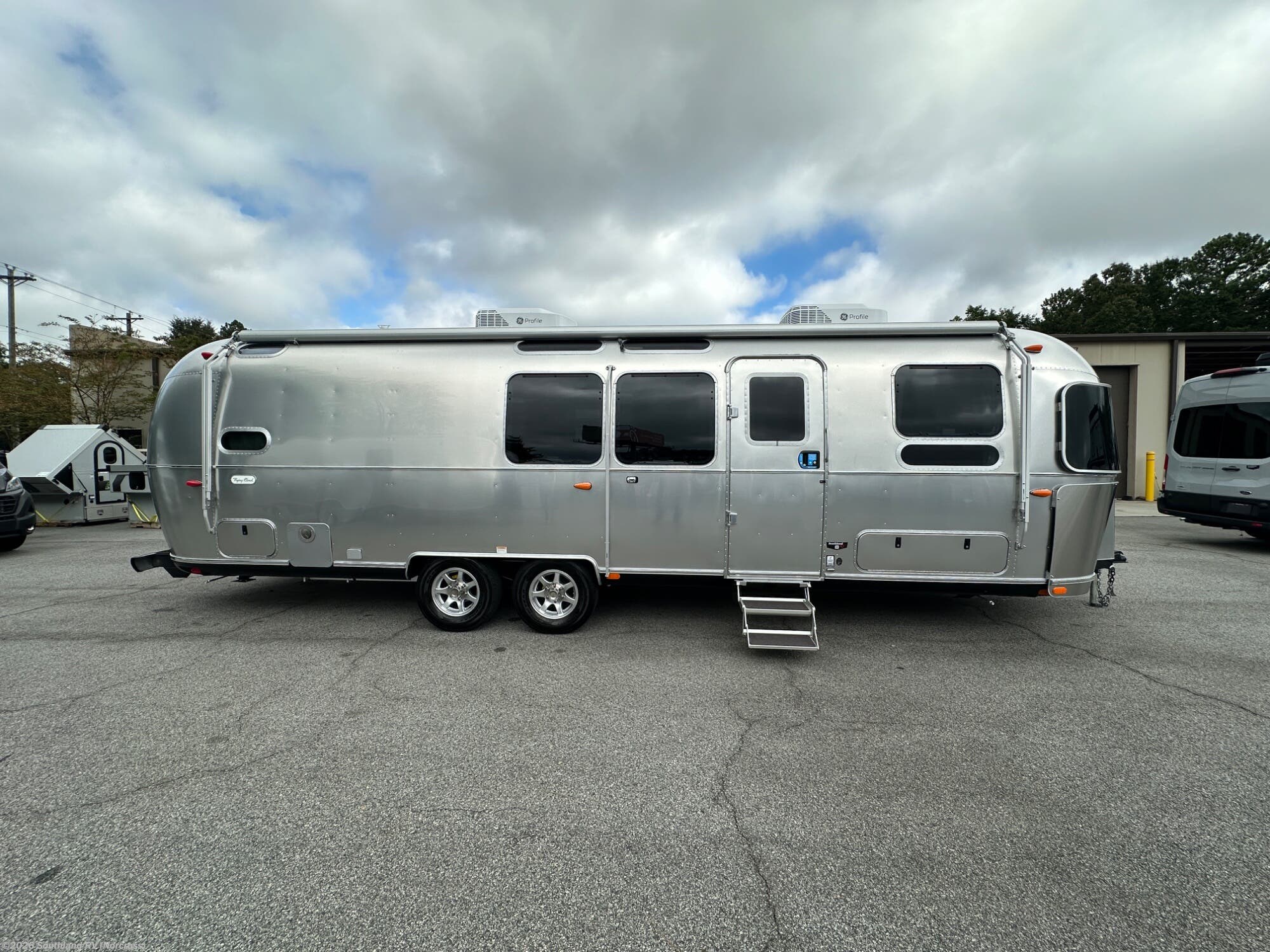 New 2027 Airstream Flying Cloud 30FB Bunk Twin available in Norcross, Georgia